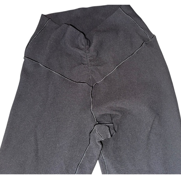 Offline Aerie flared crossover knit leggings size medium in  black - Picture 4 of 7